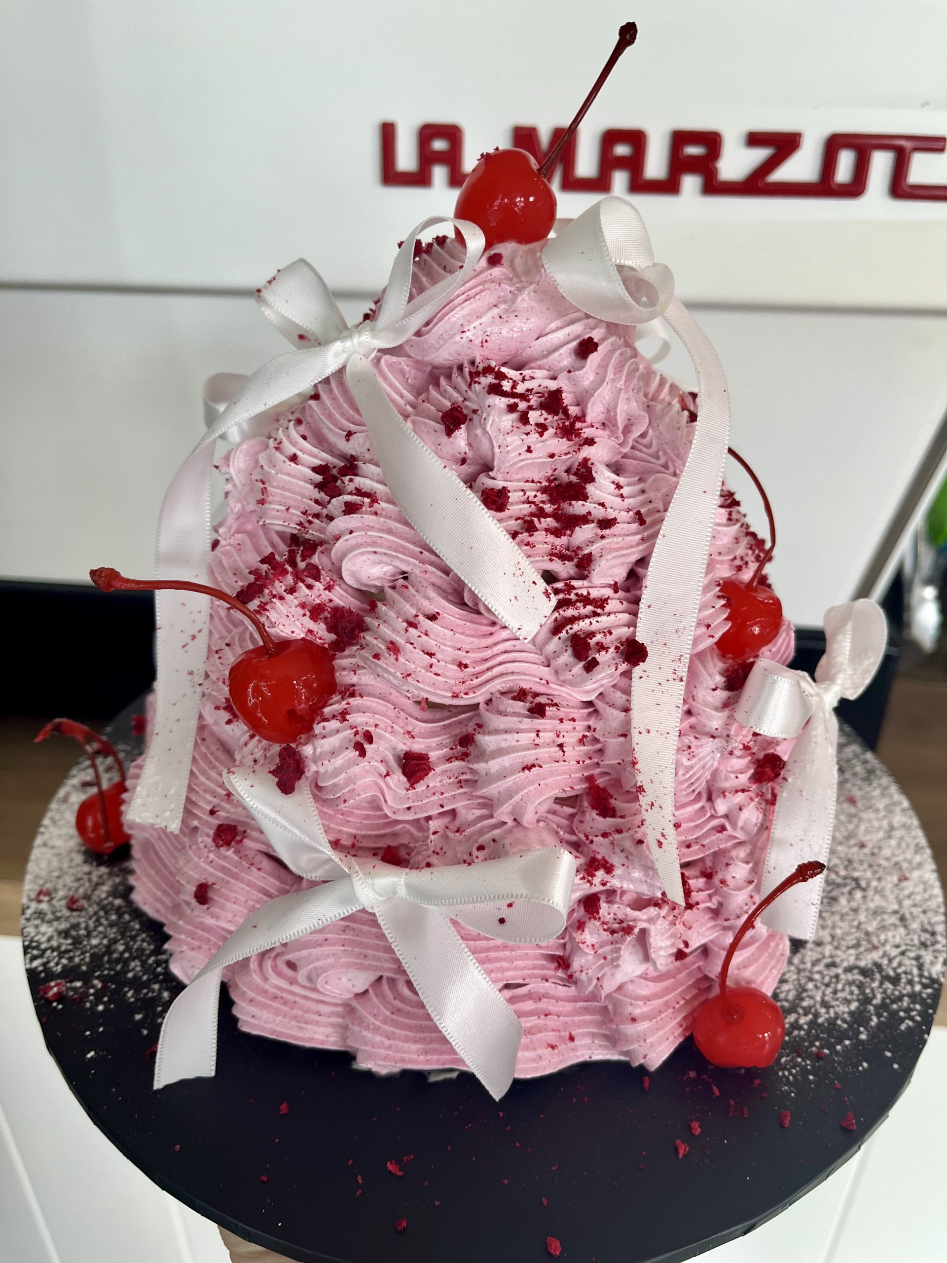 dome cherries and meringue cake 1