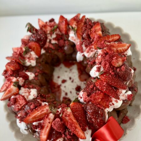 CHRISTMAS COLLECTION- Raw Slice Wreath Cake (small)