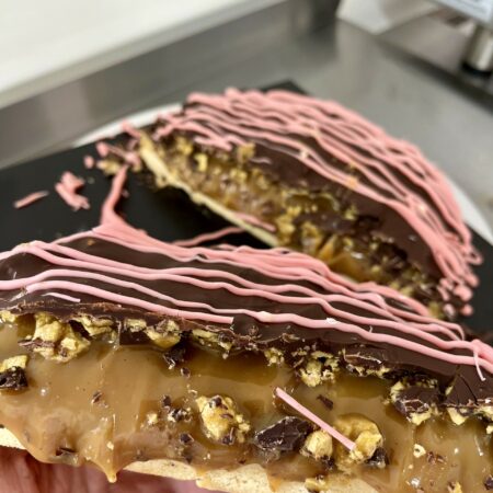 ‘Squiggles Biscuit’ Cake